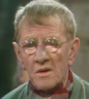 Stan Hardman (<b>Joe Gladwin</b>). Image credit: Granada Television - nearest_and_dearest_stan